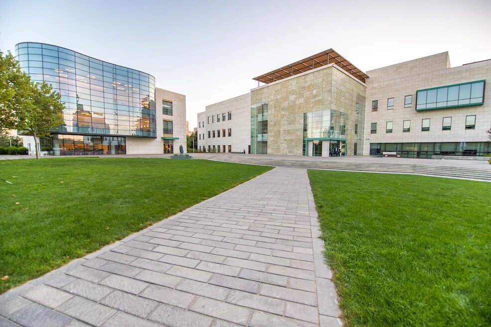Ada university. Ada баку. ada университет. ada university baku. ada university logo.