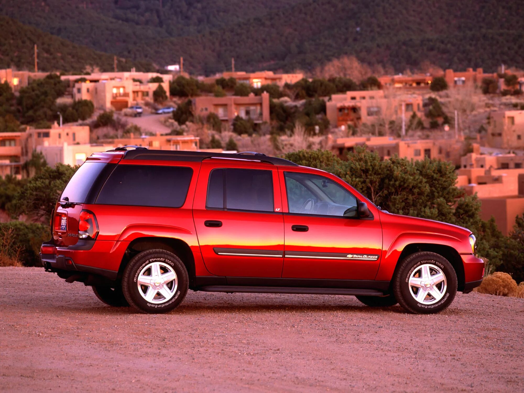 Шевроле трейлблейзер поколения. Chevrolet trailblazer 2001. Chevrolet trailblazer 2000. Chevrolet trailblazer 1. Chevrolet trailblazer 2002.