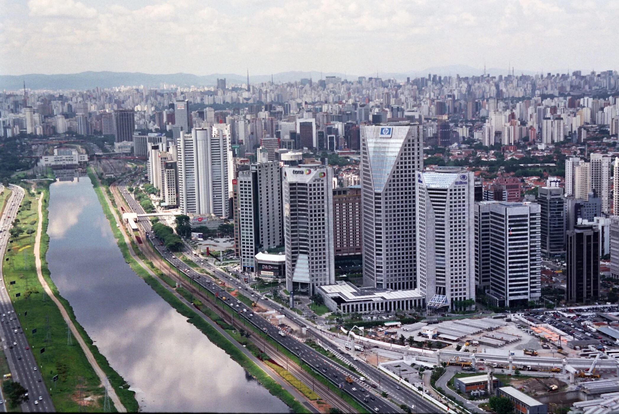 Самый большой город на земле. Сан-Паулу Бразилия. Сан-Паулу (Sao Paulo) Бразилия. Сан Паоло население. Сан-Паулу (город) города Бразилии.