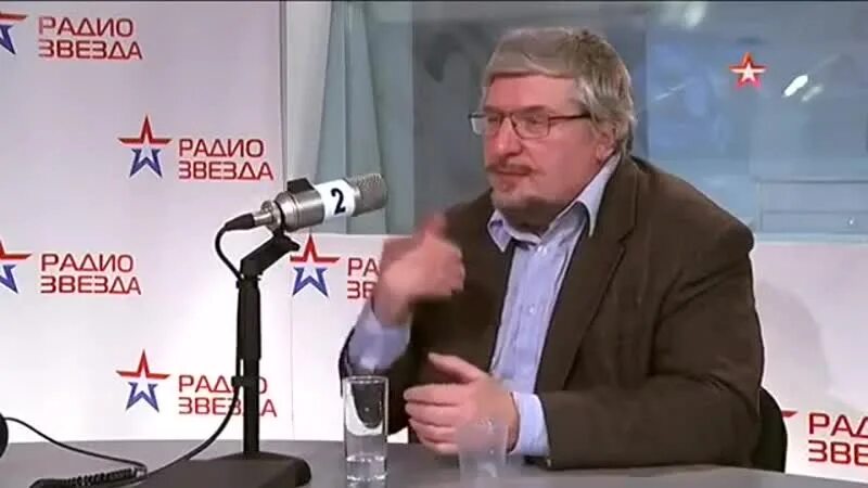 Радио звезда шафран. Радио звезда журналисты. Радио звезда студия.