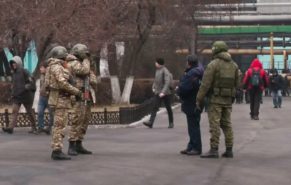 Миротворцы кыргызстана. Российские миротворцы в казахстане 2022. Одкб в алматы 2022. Покидая казахстан. Миротворцы одкб.