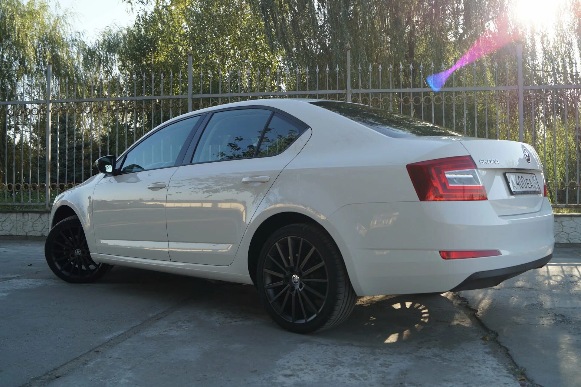 Диски на skoda octavia. Skoda Octavia a7 белая r17. Шкода Октавиа а7 диски р19. Диски turini r18 Skoda.