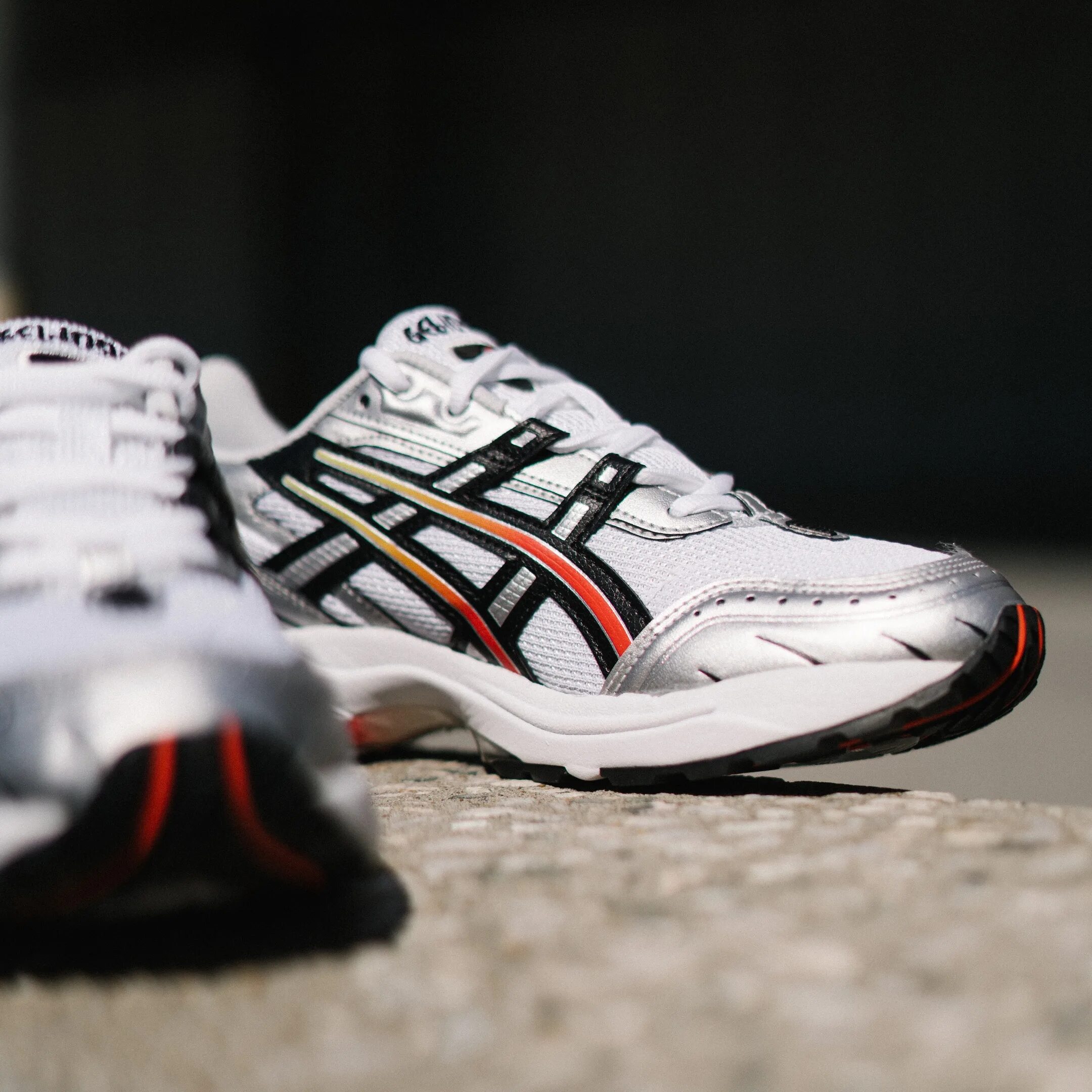 Asics tiger gel 1090. ASICS Gel 1090 White. ASICS Gel 1090 White White. ASICS Gel 1090 White Black. ASICS Gel 1090 белые.