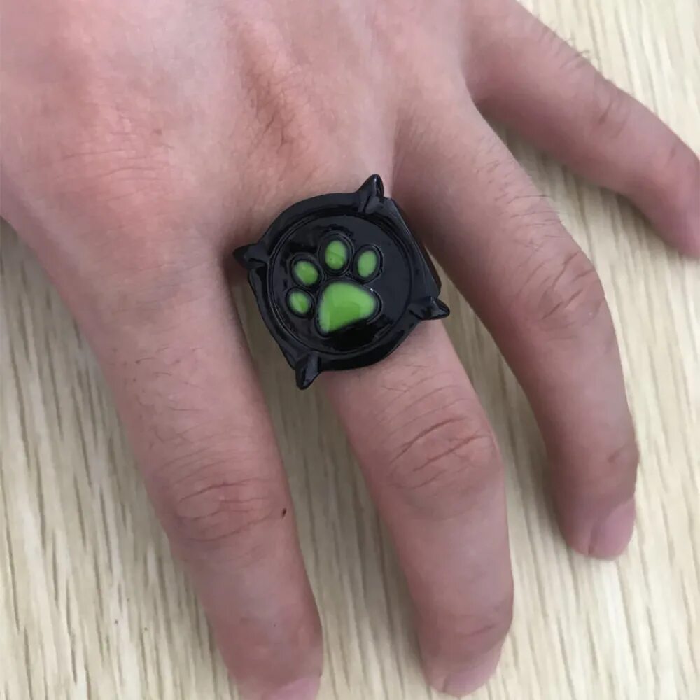 Как выглядит кольцо супер кота Мужское кольцо Noir Green Pawprint Miraculous: Ювелирные изделия из мультфильмов