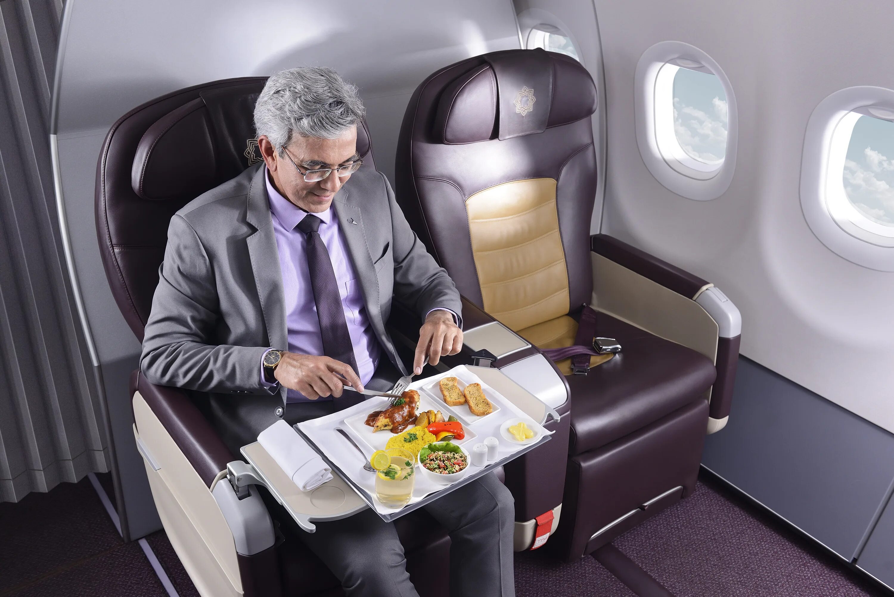 Vistara Business class. Перелет бизнес классом. Полет бизнес классом. Кресло бизнес класса. Можно пересесть в самолете