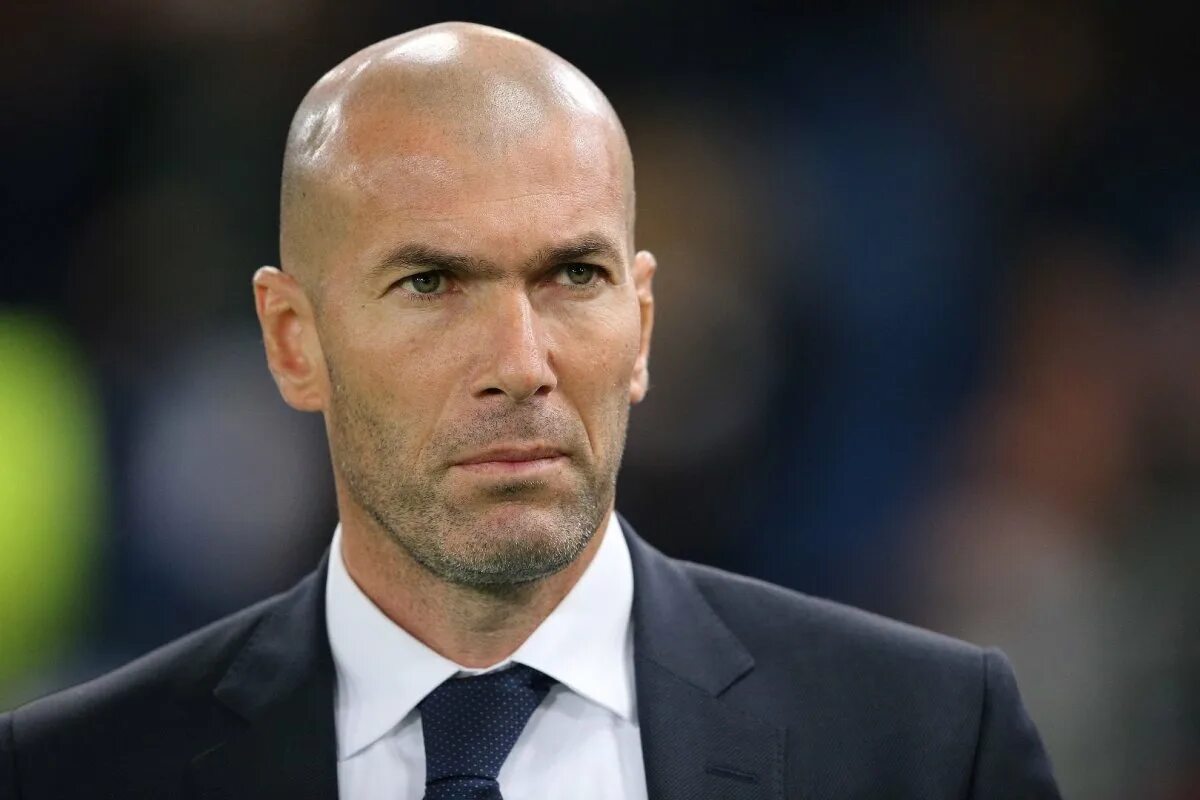 зинедин зидан в реале. зидан игрок. зинедин зидан фото. зинедин зидан. зидан.