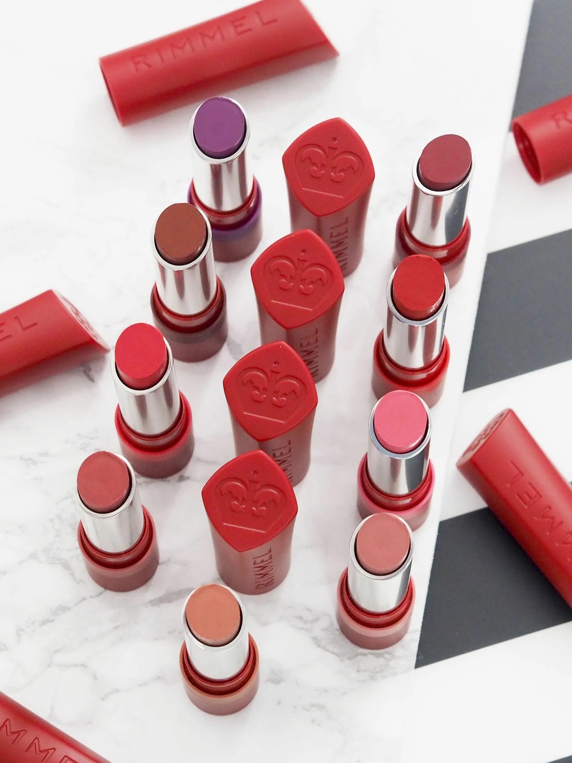 The only one matte. Rimmel the only one matte lipstick. rimmel помада 700 only one. риммель помада only one. rimmel the only one lipstick свотчи.
