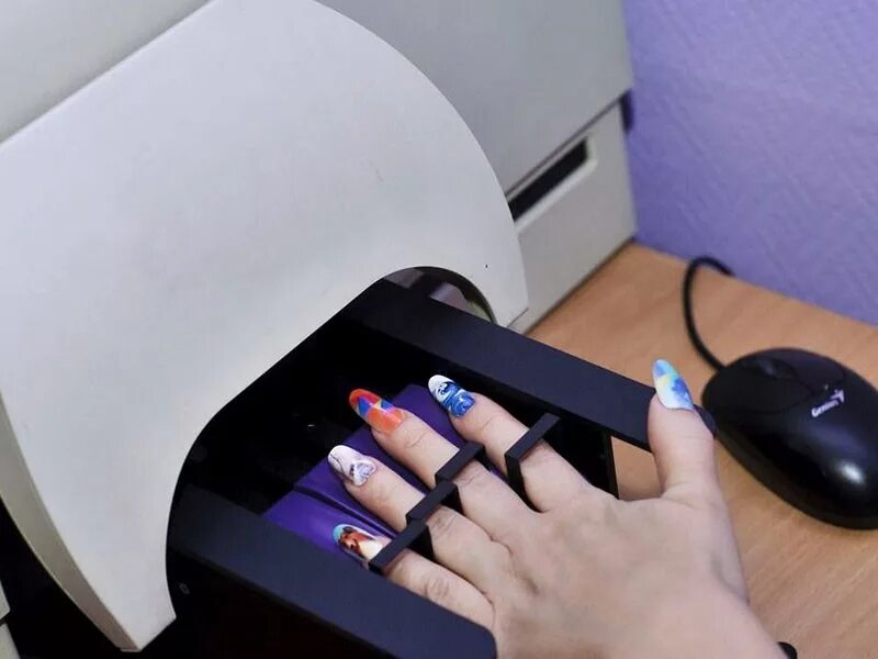 Принтер для ногтей. Аппарат для рисования на ногтях. Машинка принтер для ногтей. Фотопринтер для маникюра.