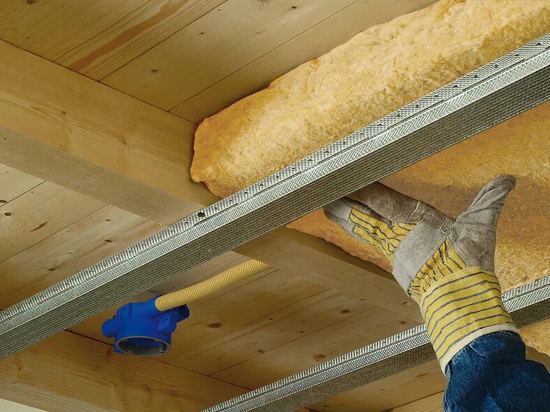 теплоизоляция чердака минватой. как утеплить холодный потолок. изоляция мансарды isover. как утеплить холодный потолок. утеплитель для чердака.