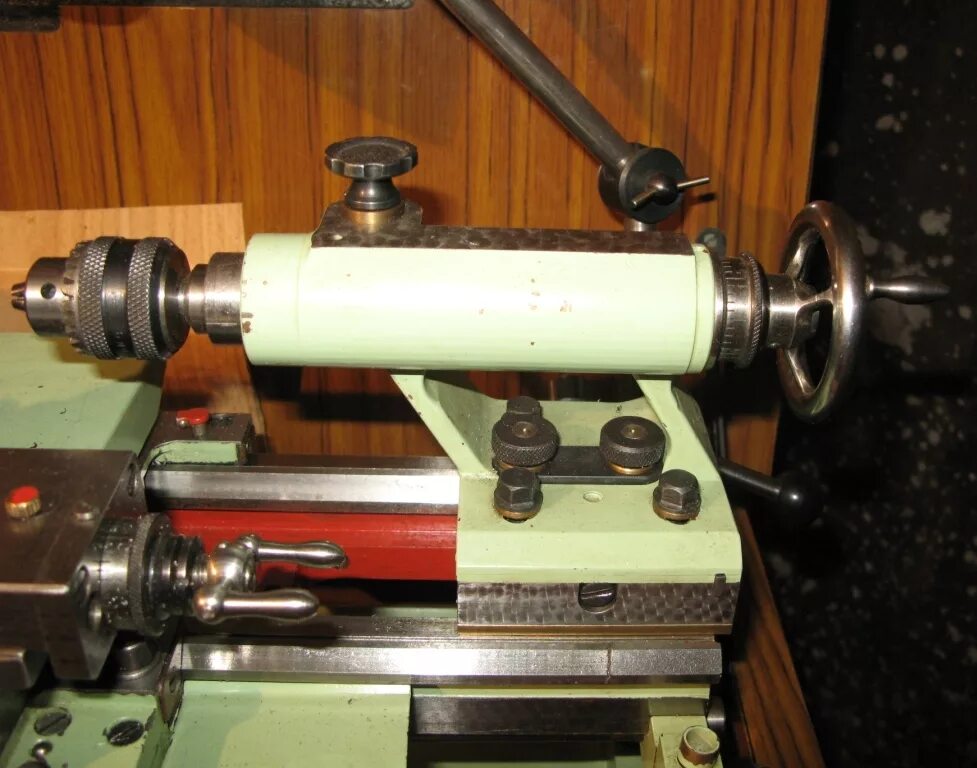 Токарный по металлу задняя бабка. Бабка токарного станка своими руками. Передняя бабка токарного станка по дереву. Задняя бабка лип 400. Самодельная задняя бабка на токарный станок.