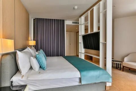 Square hotel