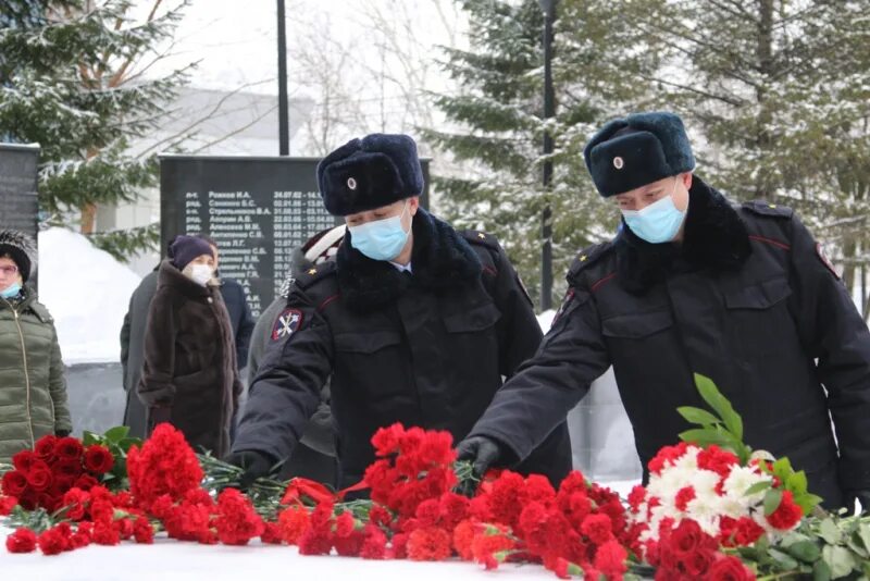 Томск памятник афганцам. Памятник погибшим в локальных конфликтах в Можге. Мемориал погибшим в локальных конфликтах Новодвинск. Музей афганцев в Томске на Каштаке. Мероприятие посвященное бондареву