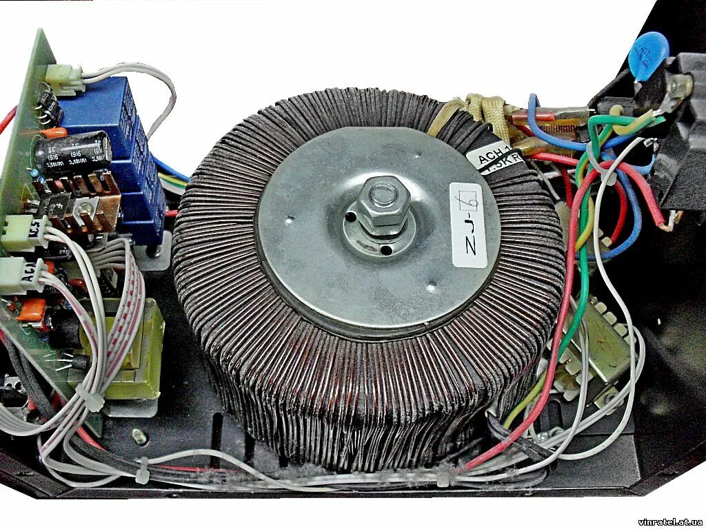 Сайт стабилизаторов напряжения. Сайт стабилизаторов напряжения. Трёхфазный инверторный стабилизатор напряжения 15 квт. Схема подключения трех стабилизаторов в трехфазную сеть. Релейный стабилизатор напряжения схема.