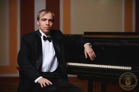 Лауреат международных конкурсов