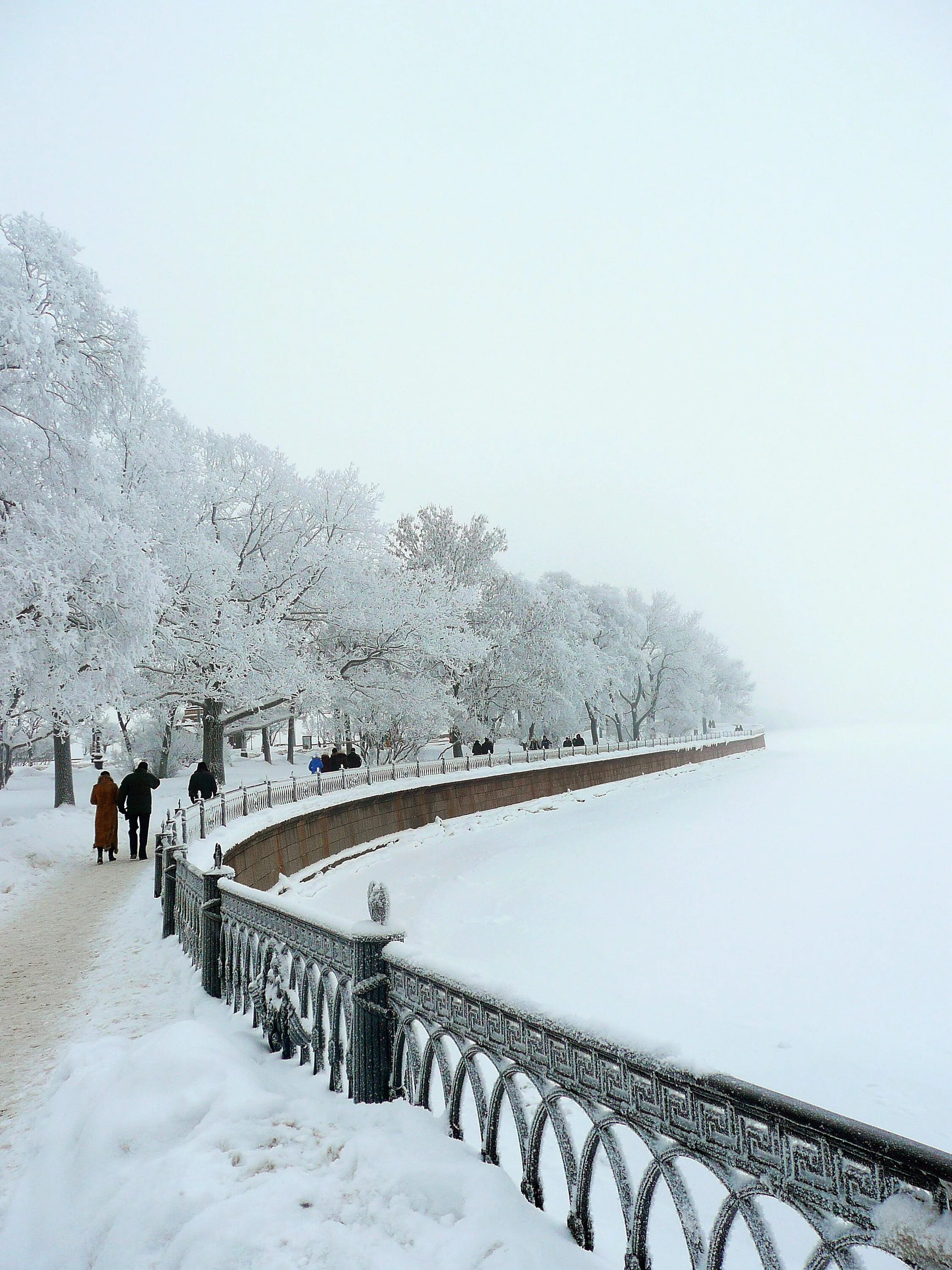 Погода снежков. Зима в России. Зима фото. Снег. Зимний город.