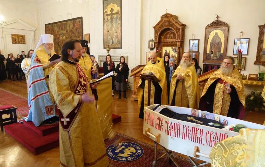 Отпевать человека в церкви. Отпевают ли младенцев в церкви.