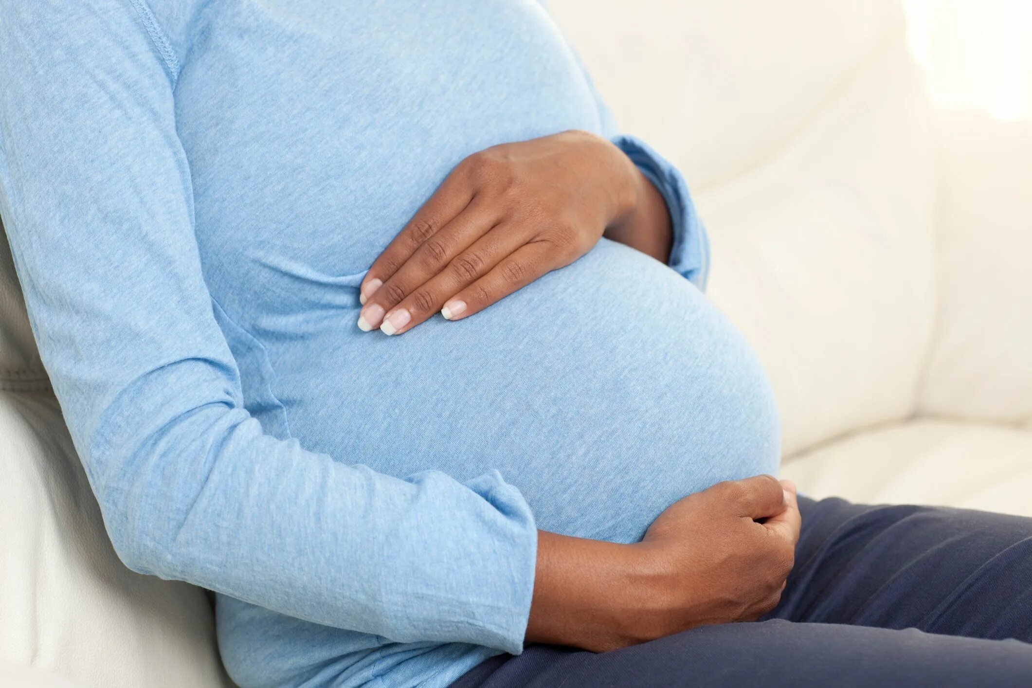 Почему люди беременные. Живот беременной. Беременные люди. Большой живот беременной.