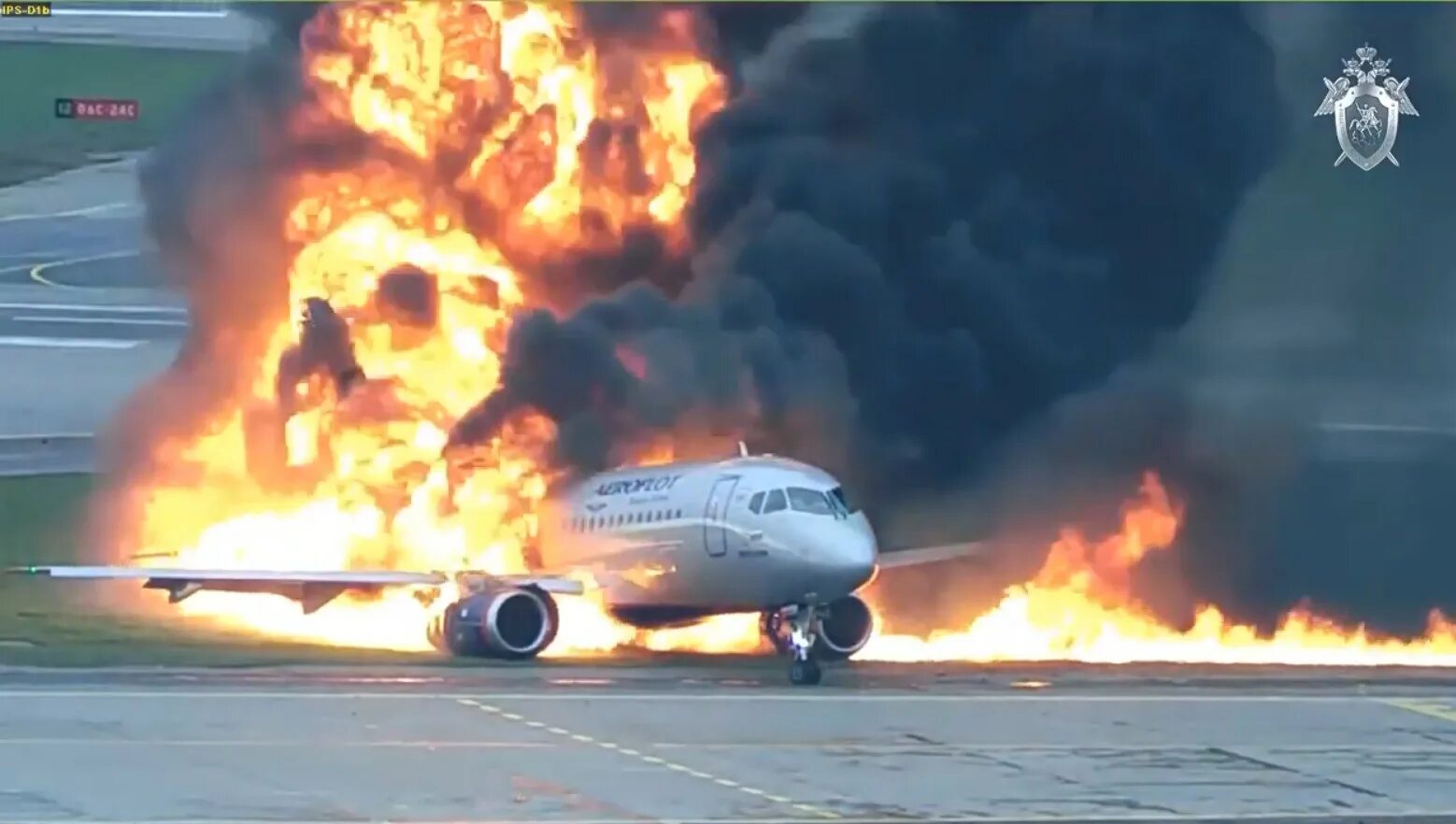 В шереметьево захватили самолет. Авиакатастрофа SSJ-100 В Шереметьево. Крушение Суперджет 100 в Шереметьево. Суперджет 100 Шереметьево. 5 Мая 2019 авиакатастрофа в Шереметьево.