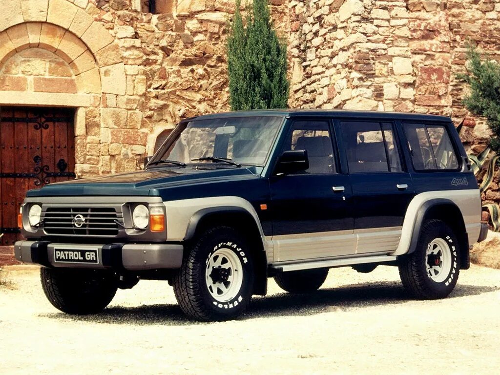 Ниссан патрол года выпуска. Ниссан Патрол y60. Ниссан Патрол 60. Nissan Patrol IV (y60). Nissan Patrol gr i (y60).