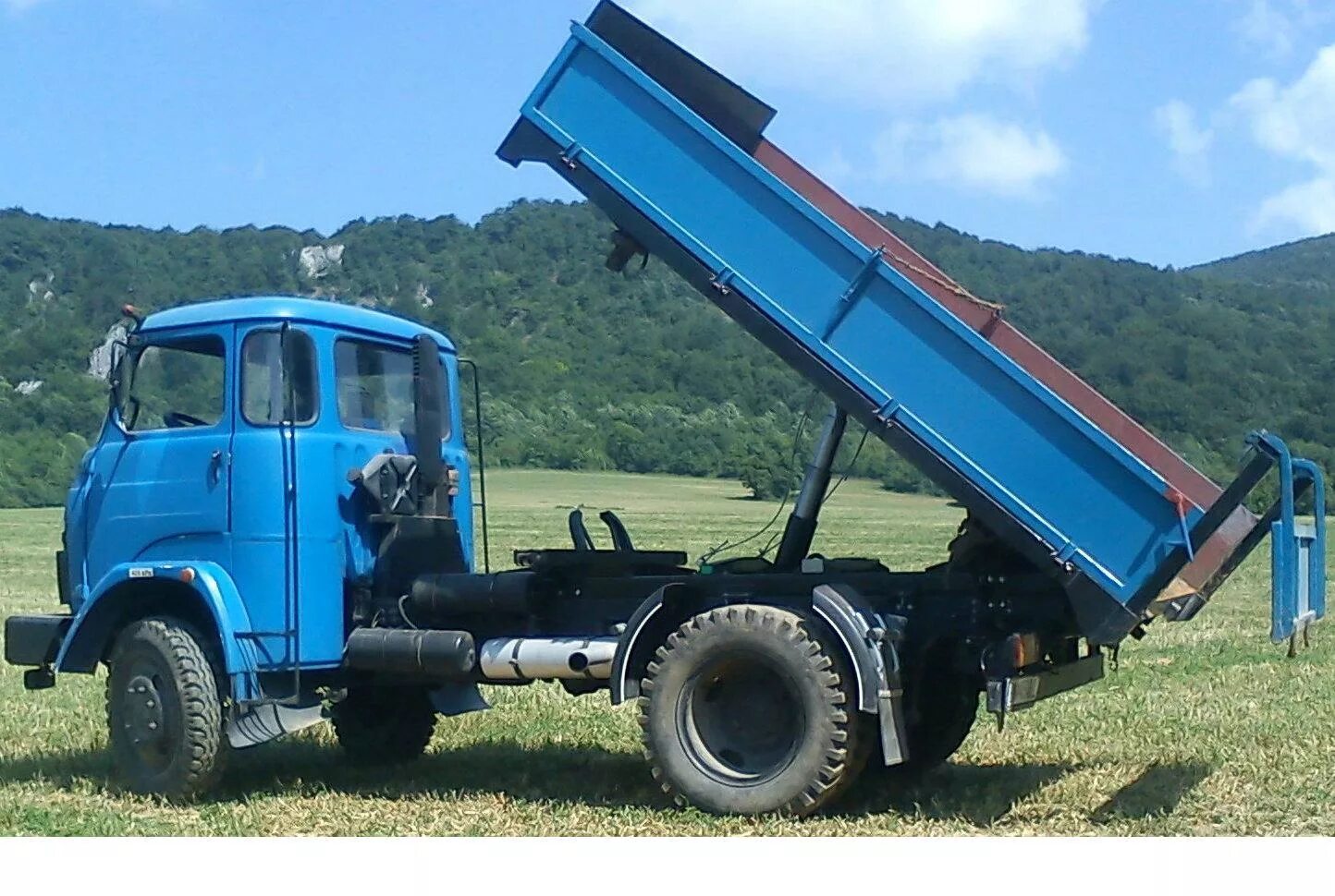 Авиа авто с пробегом. Грузовик Avia a31. Avia 31 самосвал. Самосвалавиа.а31.4.4турбо. Avia a15/a30.