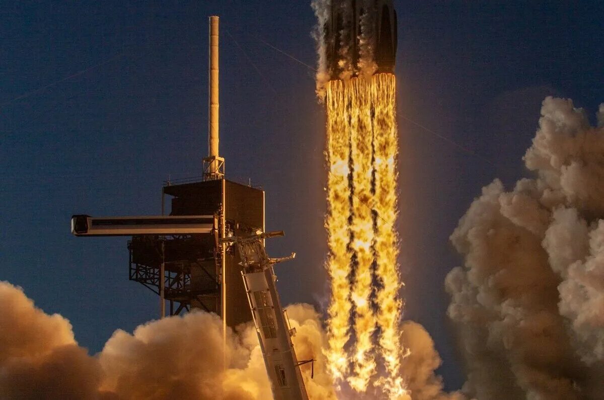 Космический телескоп джеймса уэбба. Ракета spacex falcon. Прогресс мс-11. Ракета взлетает. Илон маск ракета.