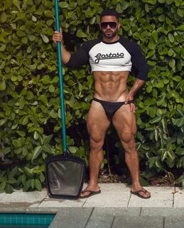 Slideshow bremen menelli onlyfans.