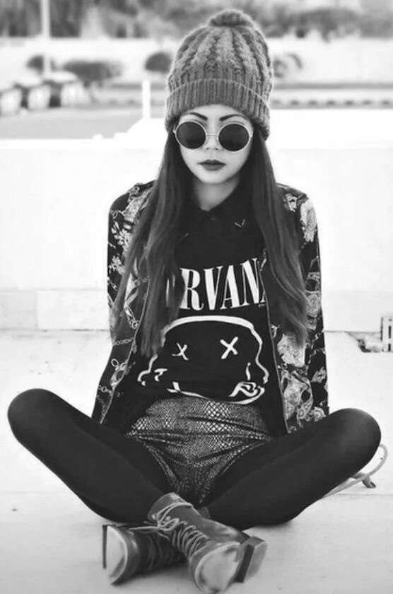 авы для тг для девочки черные. тян на аву. авы для тг для девочки черные. аниме девушка в очках. авы аниме черно белые.