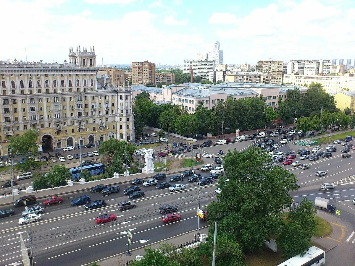 Ленинградский пр т г москвы. Ленинградский проспект. Ленинградскицпроспект. Улица Ленинградский проспект Москва. Ленинградский проспект аллея.