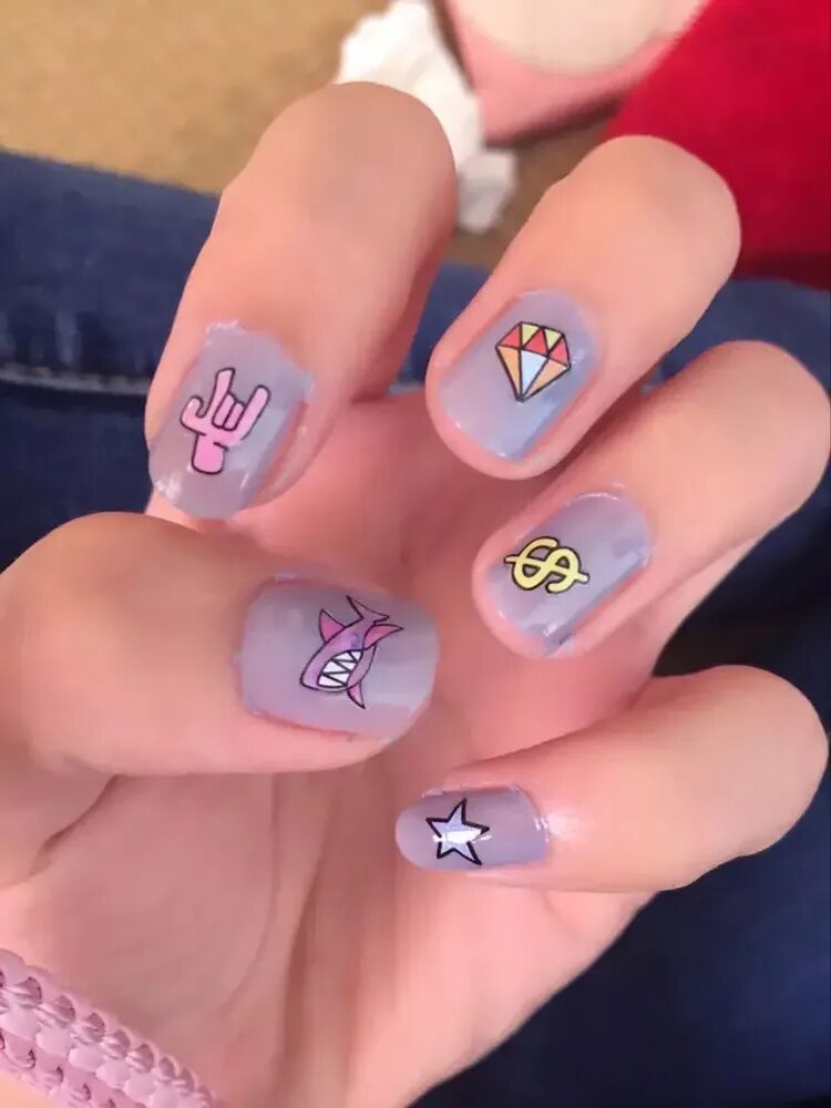 Красивый маникюр для детей. Ногти для 9 10 лет. Ногти для 9 10 лет. Ногти для 9 10 лет. Детский маникюр.