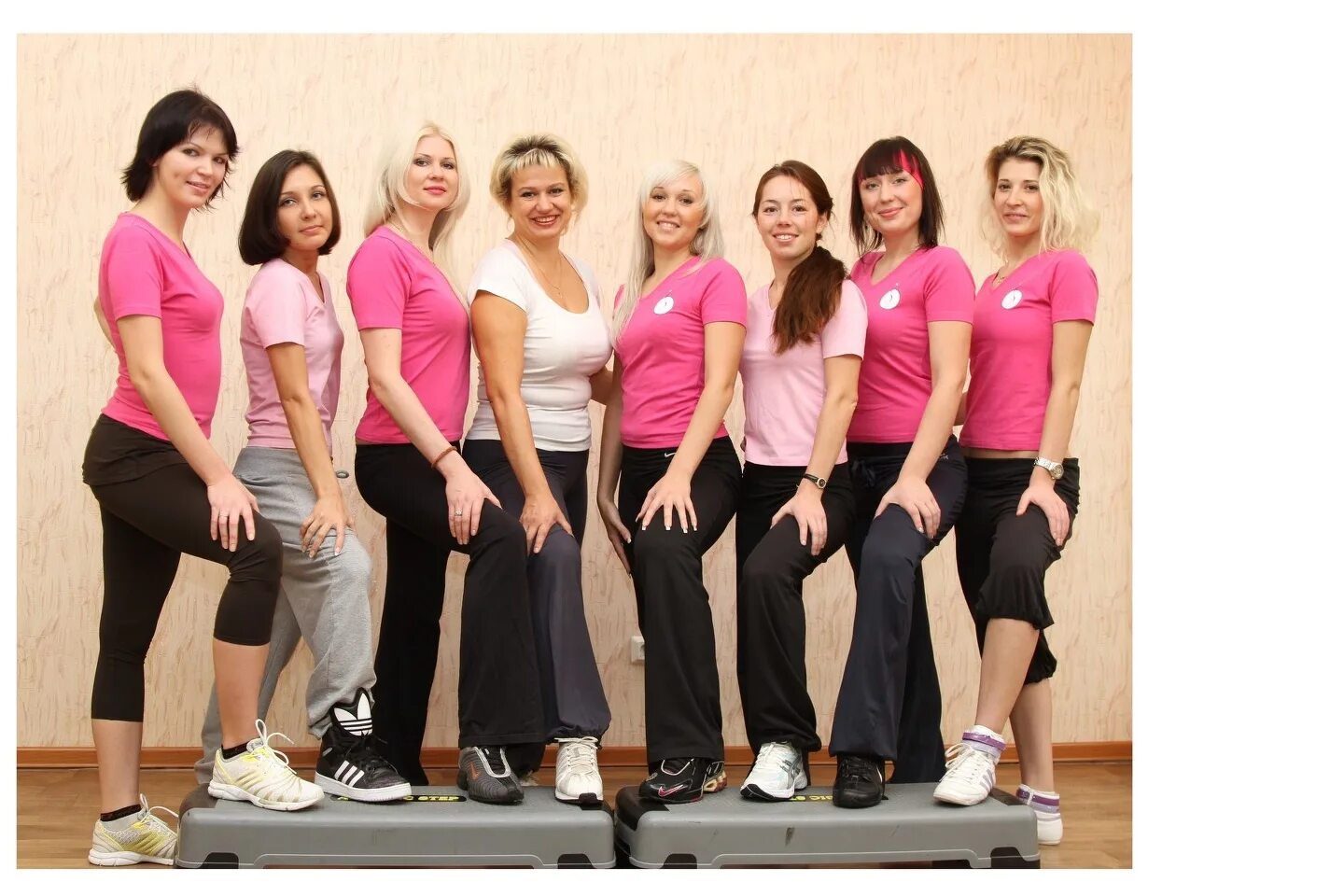 Вакансии фитнес челябинск. Дарис фитнес клуб Челябинск. Фитнес клуб Курчатов. Фитнес Челябинск Курчатов. Republic фитнес клуб Курчатова.