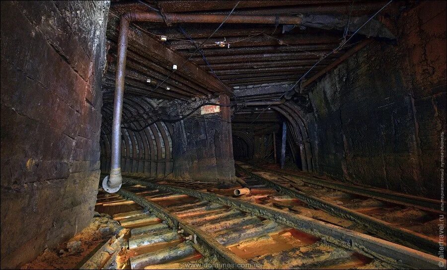 Где строят шахты. Шахта внутри. Современная шахта. Шахта садкинская ростовская область. Шахта шерловская.