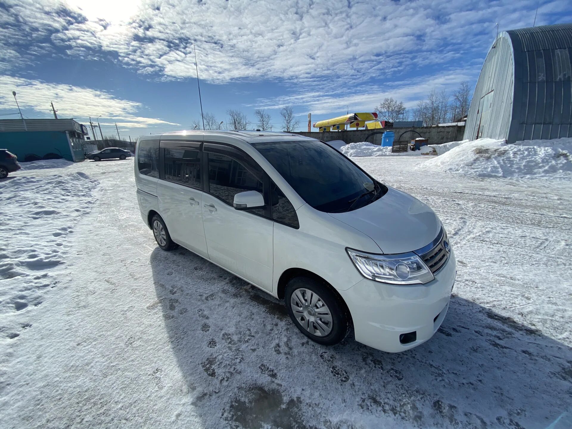 Serena 78. Nissan Serena 2007. Ниссан Серена тонировкас26. Ниссан Серена тонировка. Серена Ниссан затонированная.