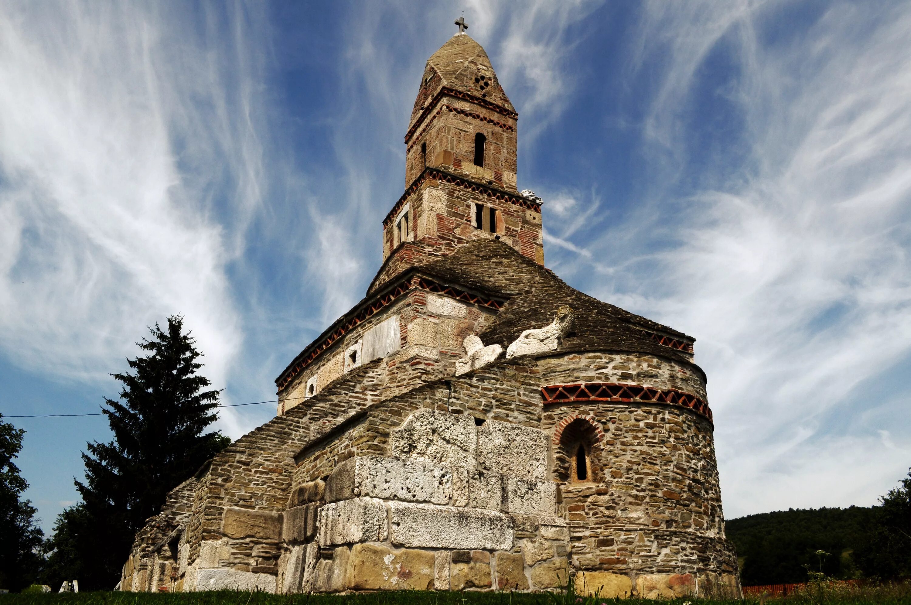 Маде румыния. Церковь Святого Николая), город Денсуш. Biserica. Biserica вуыукт. Biserica Sfantul Dumitru - Harlau фото.