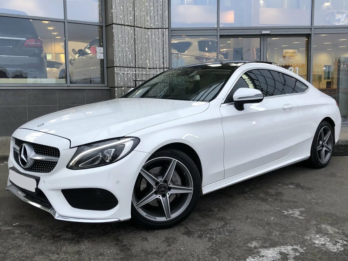 Купить мерседес 205. Мерседес w205 белый. Mercedes Benz w205 White. W205 Mercedes Coupe White. Mercedes Benz c205.