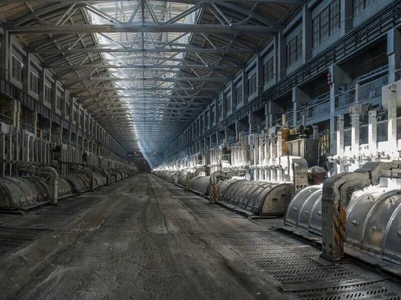 Крупнейший алюминиевый завод в россии. Сумгаитский алюминиевый завод. Крупные алюминиевые заводы России города. Крупный алюминиевый комбинат.