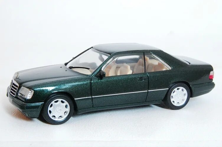 Mercedes w124 1 24. Модель мерседес w124. Mercedes w124 1/43. Модель 124. Мерседес модели легковые.