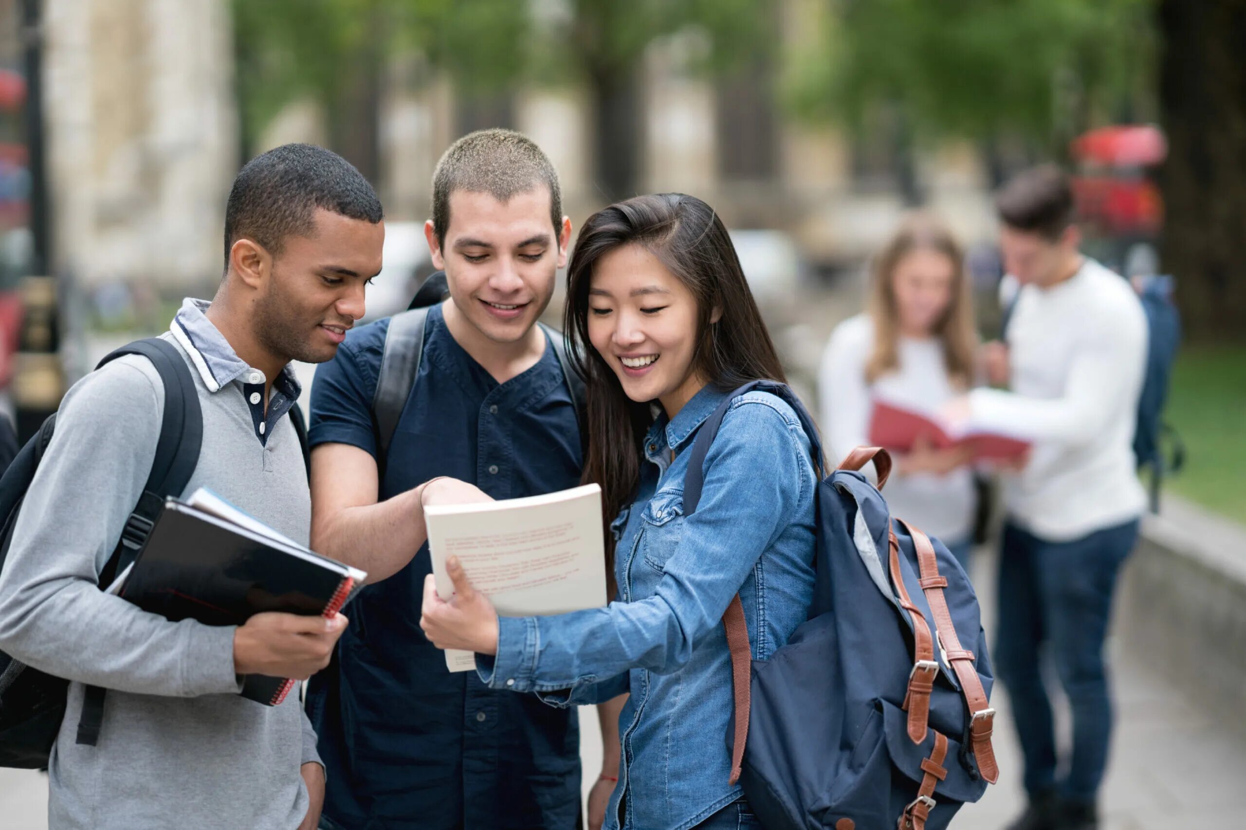 Graduate exams. Студенты в вузе. Образовагниезарубежом. Студенты за рубежом. Университет за границей.