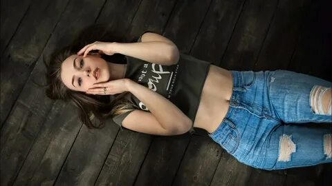 Eyes blue jeans