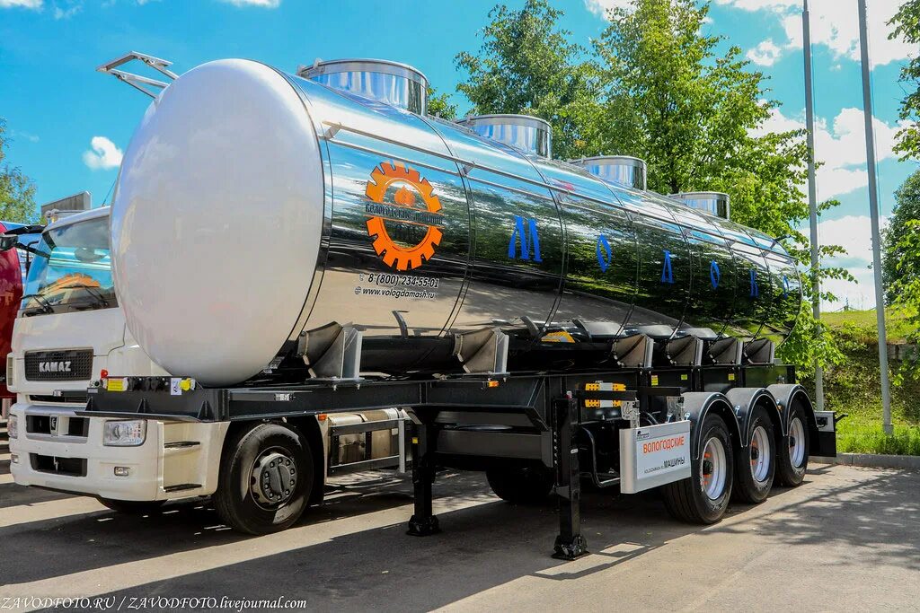 Цистерны на заводе. Вологодские машины цистерны. Сварка автомобильных цистерн. Бочка сеспель с низу. Вологодские машины цистерны.