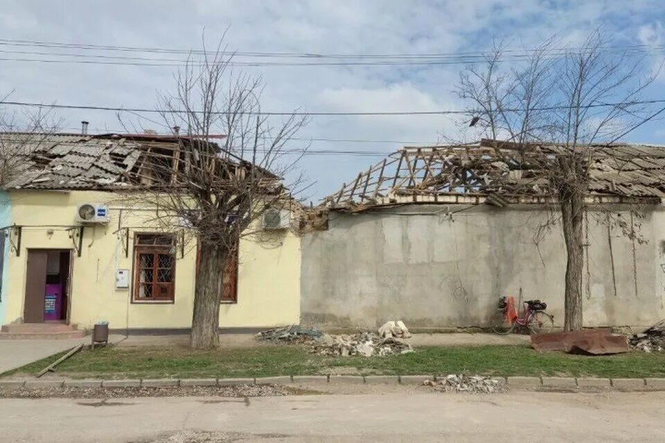 Удар по джанкою в крыму сегодня. Джанкой Крым. Разрушенное здание. Джанкой Крымская 76.