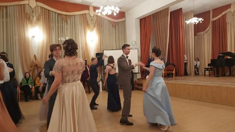 литературный бал. бал мышковской название. прическа на бал для женщин. игра собираемся на бал. бал в дворянском собрании.