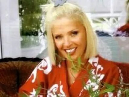 Mini yubkadagi qoramagizning porno surati