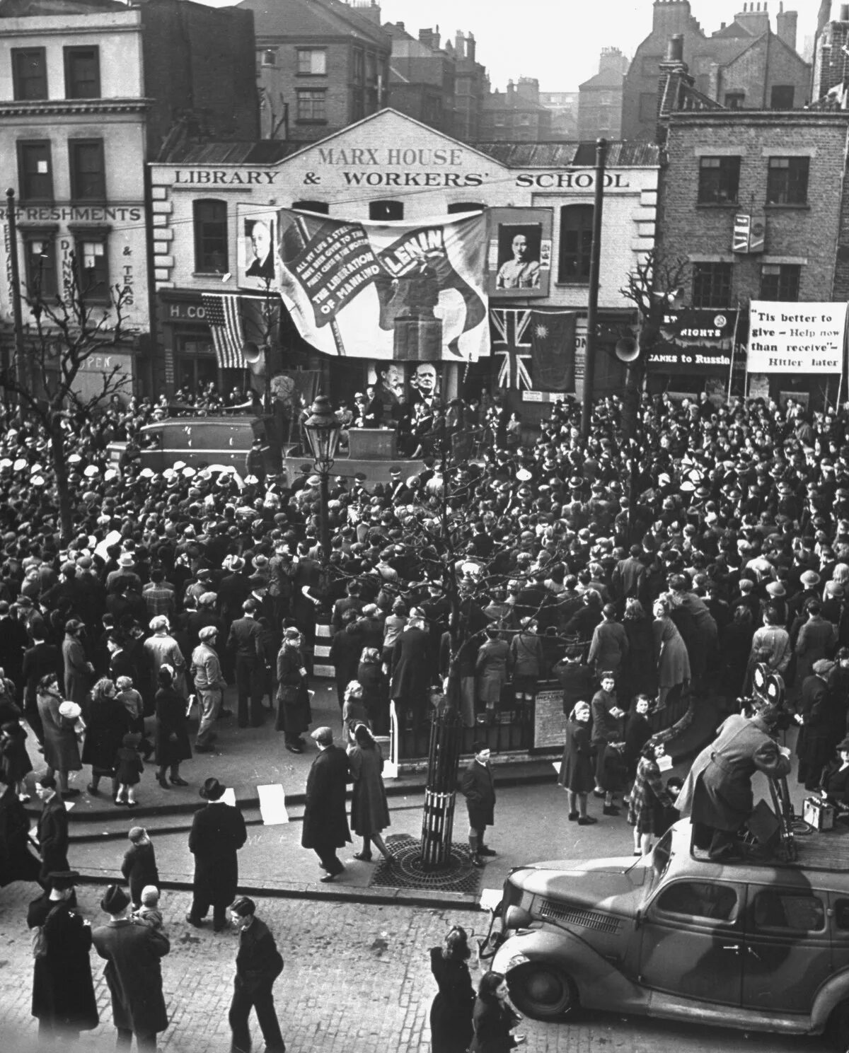 Политика великобритании в 1920-е годы. Политика англии в 1920-е годы. Парламент великобритании 18 век. Мировой кризис 1929-1933 великобритания последствия. Рабочее движение в англии в 19 веке чартистское.
