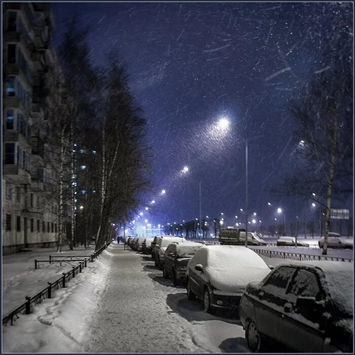 Зима ночь метель. Снегопад. метель в городе. метель вечер город. ночная метель в городе.