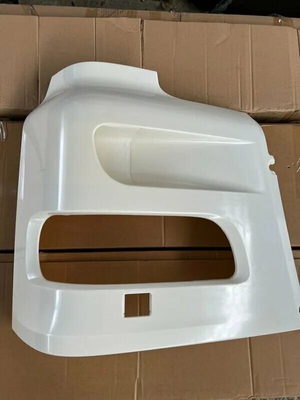 Td0661020r. Облицовка кабины даф 105. Облицовка фары даф. Облицовка фары daf xf105. Облицовка фары даф.