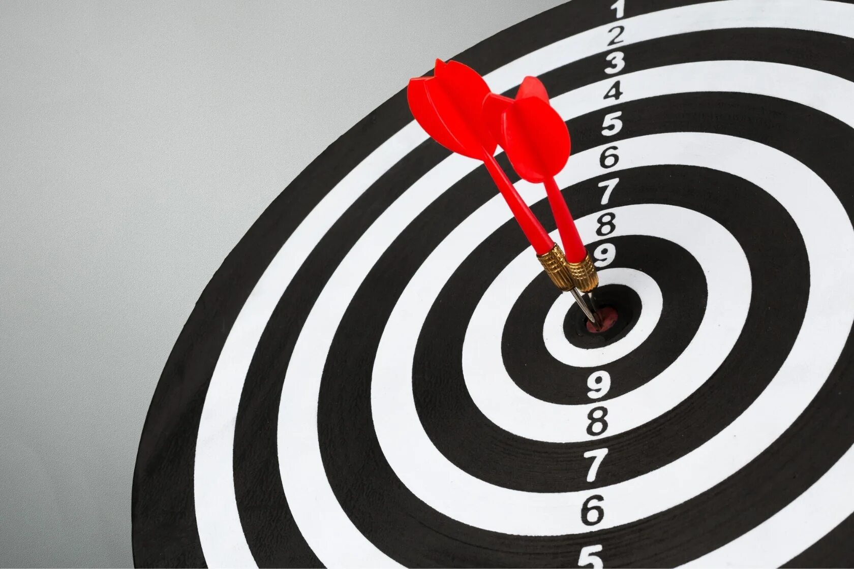 мишень. стрела в цель. мишень яблочко. мишень со стрелой. мишень со стрелой.