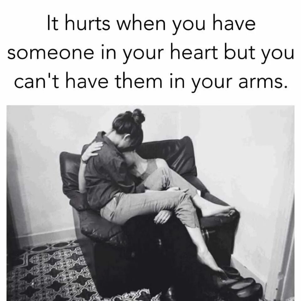 Кристен стюарт gif. Девушка кричит гиф. Анимация hurt. Улыбка джеймса хедли чейза. Said it hurt.