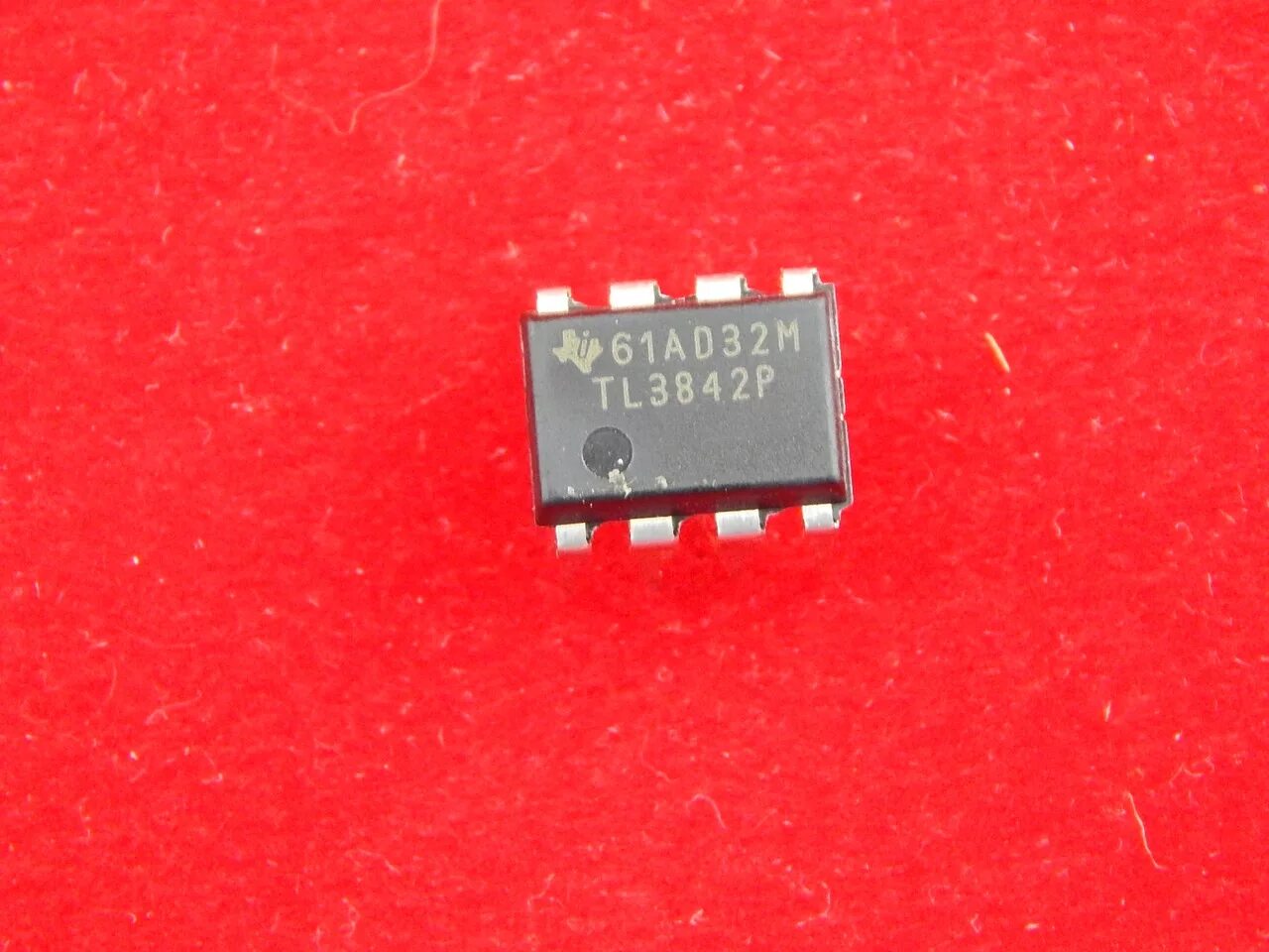 Шим микросхема. Шим микросхема. Даташит микросхемы ne555d. Шим контроллер tny266pn даташит. Шим микросхема.