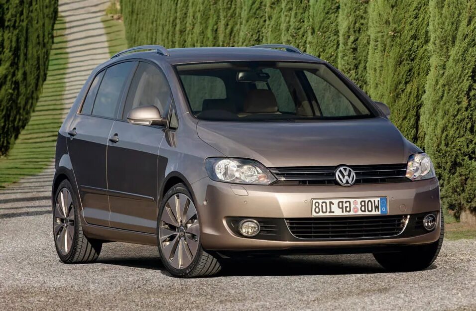 Купить volkswagen plus. Volkswagen Golf Plus. Volkswagen Golf Plus 2009. Volkswagen Golf Plus 2. Фольксваген Golf Plus.