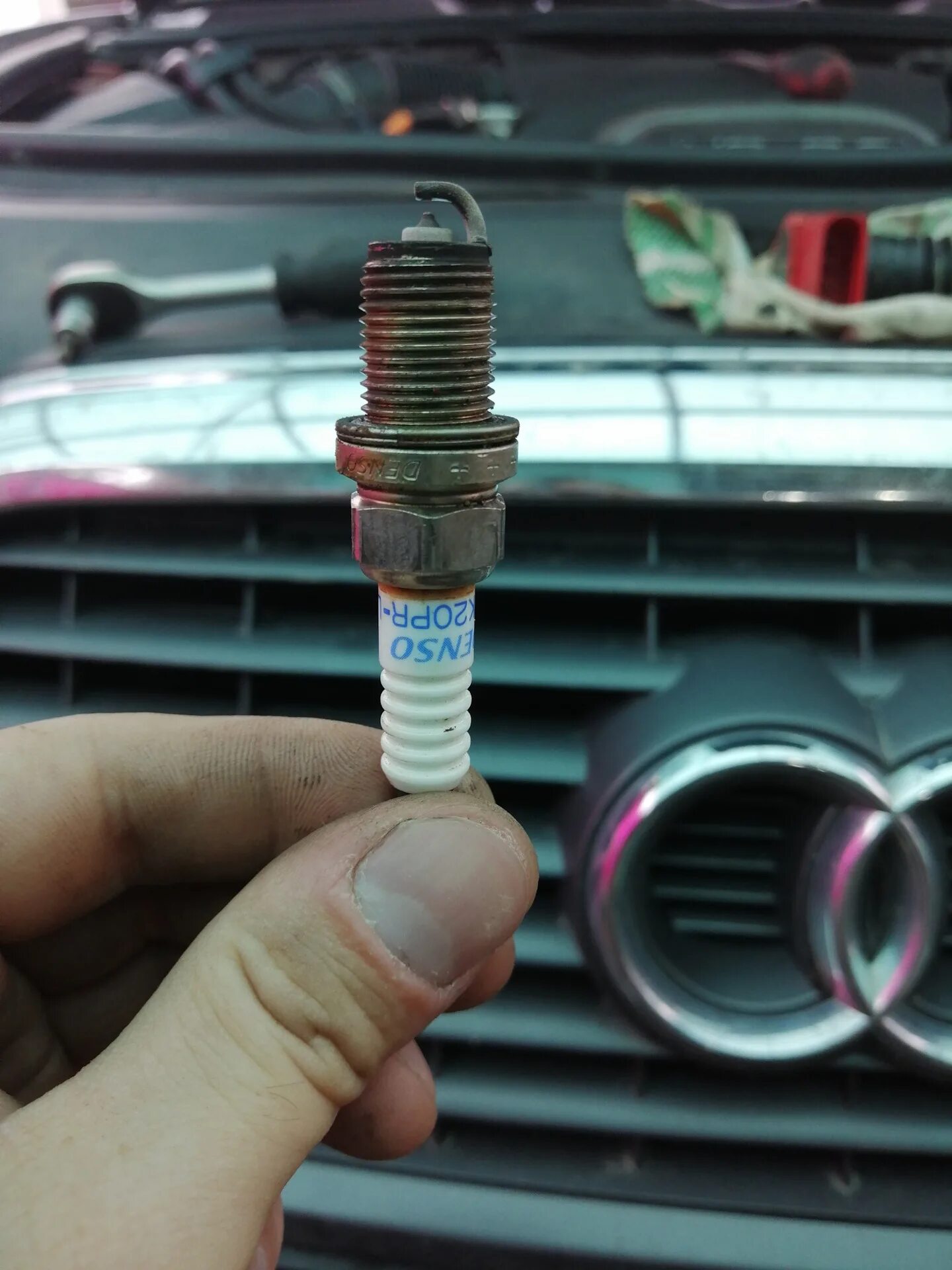 свечи ваз 2106 ngk. свечи зажигания хонда срв 2. 1998. свеча номер 20 размер. 6.